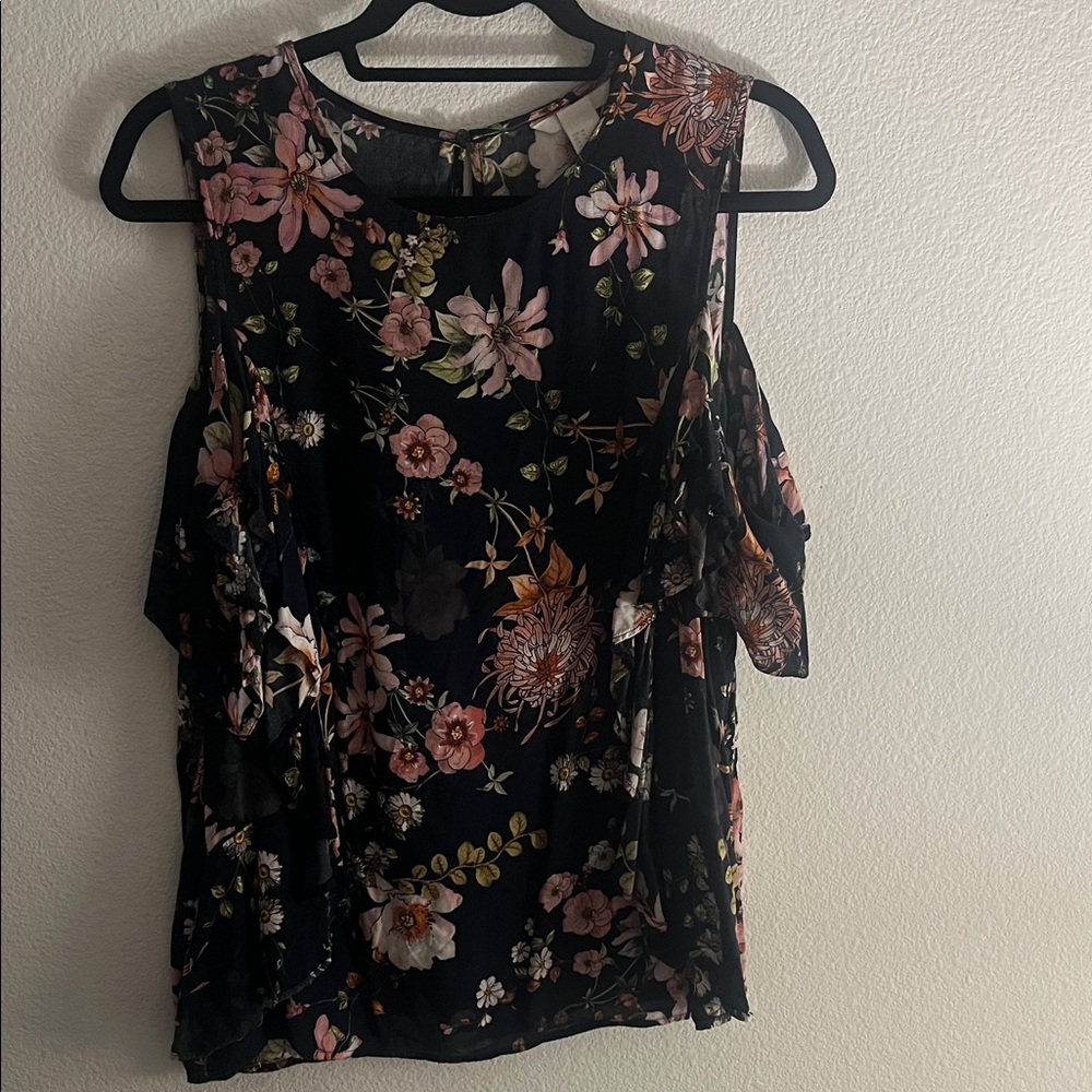 Floral Black cutout sleeve top